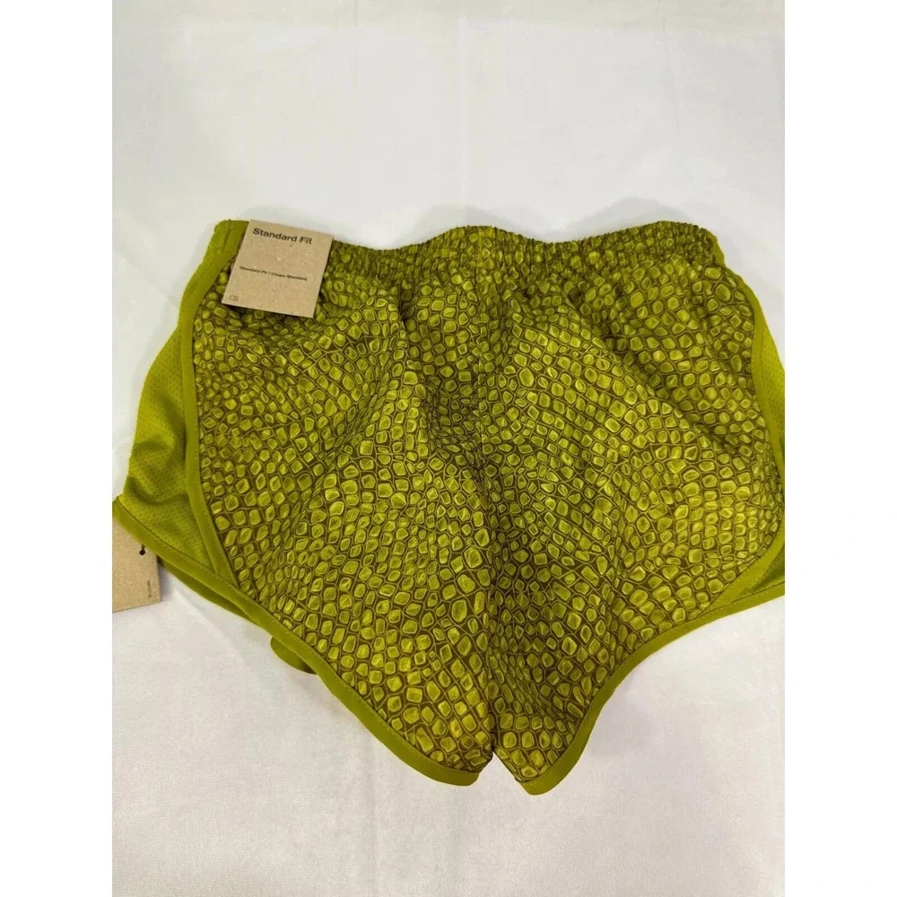 Nike Girls Alligator Print Tempo‎ Running Shorts Bold Yellow Size L FB1078 New